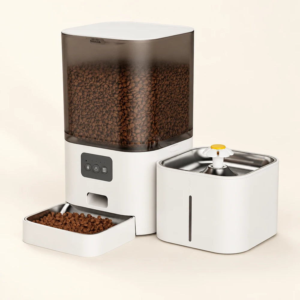 Distributeur automatique de croquettes et fontaine à eau blancs, posés côte à côte